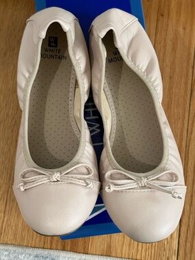 White Mountain Women's Cream Ballet Flats